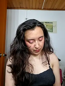 Snapshot of Emi_chik chatting on June 26, 4:39 am Emi chik online show from June 26, 4:39 am