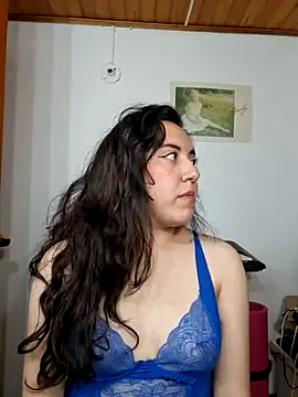 Snapshot of Emi_chik chatting on July 24, 5:38 am Emi chik online show from July 24, 5:38 am