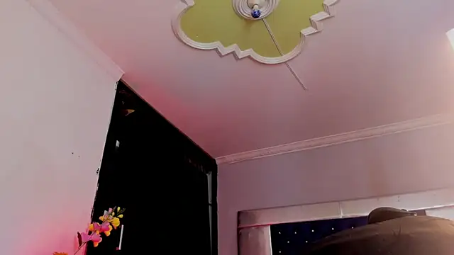 Eyleen Santos online show from April 21, 1:42 am