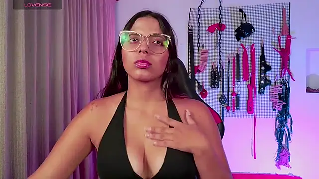 Megaan Greey online show from October 11, 9:35 pm