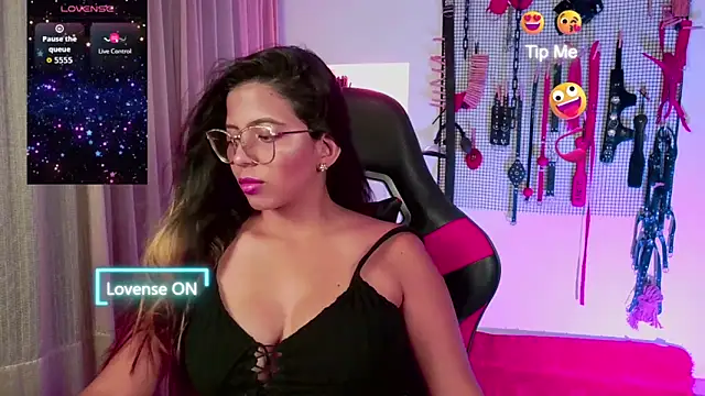 Megaan Greey online show from October 14, 1:12 pm