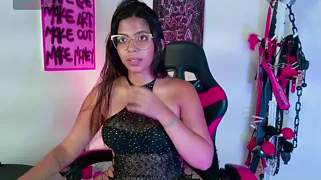 Megaan Greey online show from October 25, 11:54 pm