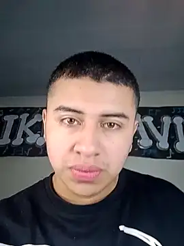 Snapshot of SexyBoy-Bigclit chatting on January 8, 1:31 pm SexyBoy-Bigclit online show from January 8, 1:31 pm
