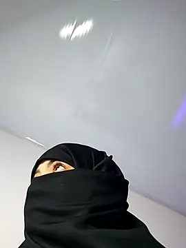 Snapshot of Sweet_hot_mia chatting on November 22, 2:38 pm Sweet hot mia online show from November 22, 2:38 pm