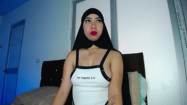 Sweet hot mia online show from February 27, 2:39 pm