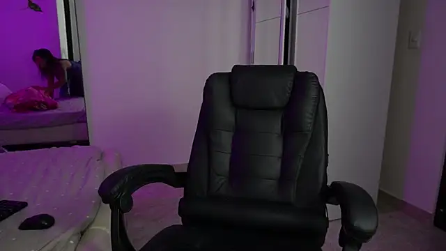 Snapshot of tammylee_ chatting on October 15, 8:47 am tammylee online show from October 15, 8:47 am