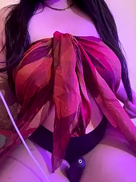 Snapshot of Cameelia chatting on November 2, 6:21 pm Cameelia online show from November 2, 6:21 pm