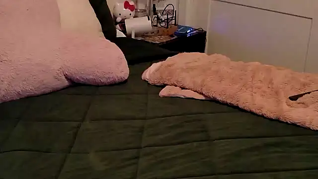 explosivekitty69 online show from November 10, 12:53 am