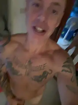 luv2masterb8247 online show from December 9, 5:07 am