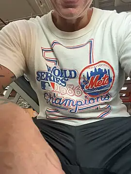 luv2masterb8247 online show from December 10, 2:05 am