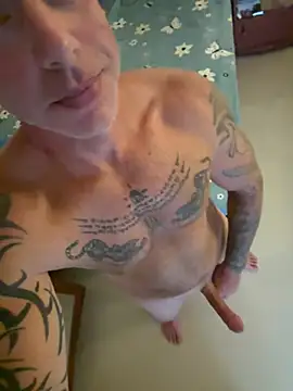 luv2masterb8247 online show from December 23, 7:38 am