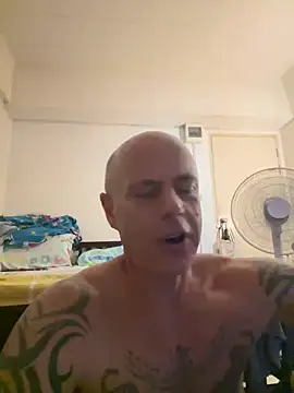 luv2masterb8247 online show from December 27, 5:09 am