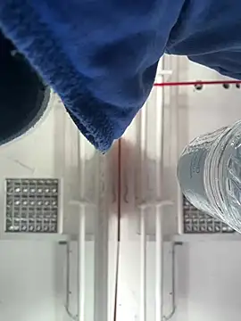 luv2masterb8247 online show from January 6, 3:20 am