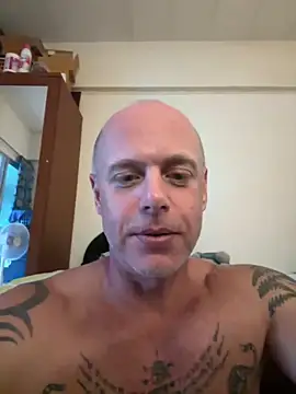 luv2masterb8247 online show from January 10, 7:14 am