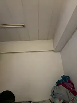 luv2masterb8247 online show from January 14, 4:15 am