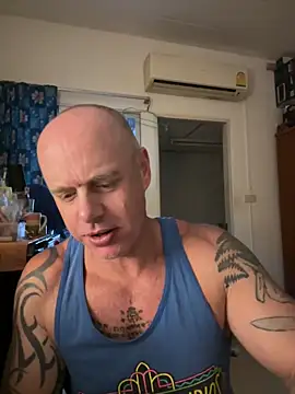 luv2masterb8247 online show from February 5, 4:27 am