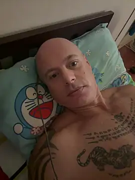 luv2masterb8247 online show from February 11, 12:38 am