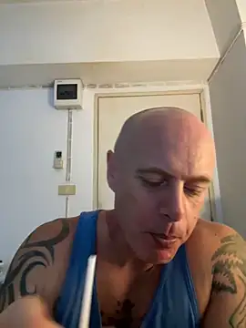 luv2masterb8247 online show from February 25, 5:08 am