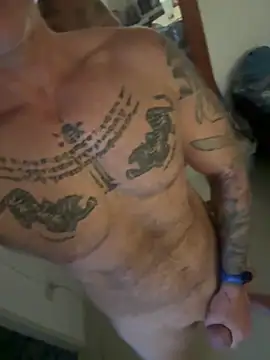 luv2masterb8247 online show from February 27, 7:34 am