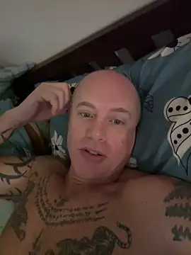 luv2masterb8247 online show from March 3, 12:48 am