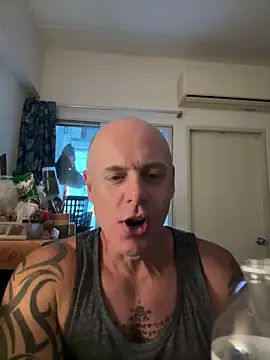 luv2masterb8247 online show from March 10, 5:11 am