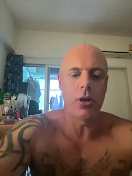 luv2masterb8247 online show from March 14, 5:16 am