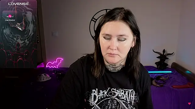 Emmybrightj  online show from December 19, 1:12 am