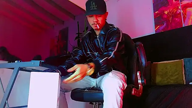 HannibalLester online show from December 21, 5:31 pm