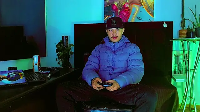 HannibalLester online show from January 11, 4:28 am