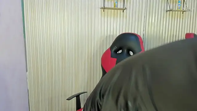 Snapshot of yei-sant chatting on November 8, 2:34 am yei-sant online show from November 8, 2:34 am