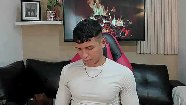 Snapshot of yei-sant chatting on November 21, 2:21 am yei-sant online show from November 21, 2:21 am