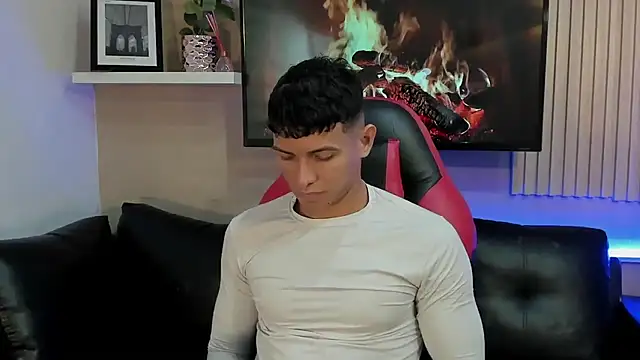 Snapshot of yei-sant chatting on November 28, 2:25 am yei-sant online show from November 28, 2:25 am