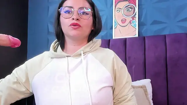 NicoleJonss online show from May 15, 10:50 pm