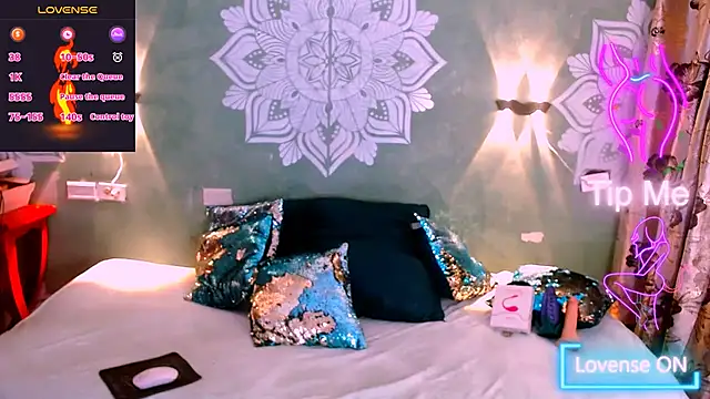 Emili Roux online show from March 8, 2:19 pm