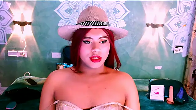 Emili Roux online show from March 21, 9:45 pm