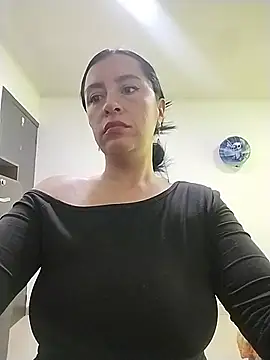 Snapshot of hailey85 chatting on May 31, 8:32 pm hailey85 online show from May 31, 8:32 pm