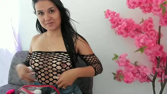 elena jonees online show from December 12, 6:42 pm