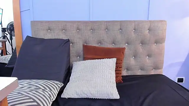 nathalie rossel online show from October 23, 8:24 am