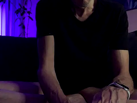 Bula94193 online show from September 8, 9:36 pm