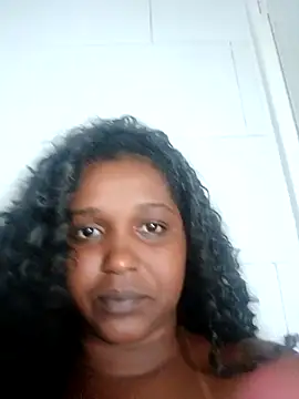 annybarros21 online show from March 15, 5:35 am