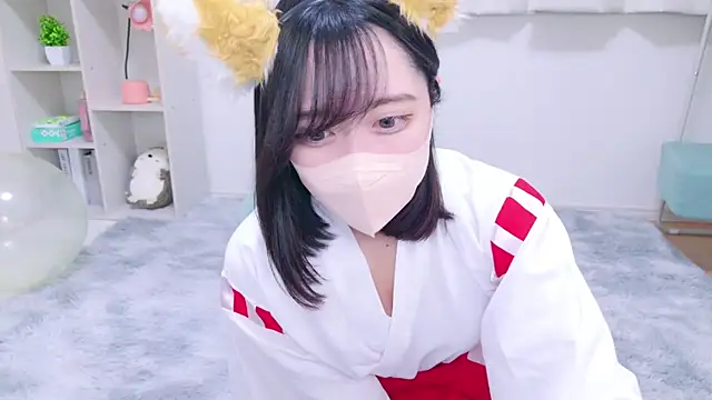 Snapshot of Yurie_ chatting on January 2, 2:33 am Yurie online show from January 2, 2:33 am