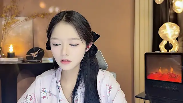 xiaodaibabyy online show from December 8, 2:19 pm