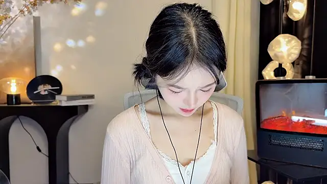 xiaodaibabyy online show from February 10, 4:25 pm