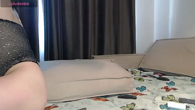 -LauraGold- online show from February 17, 12:59 pm