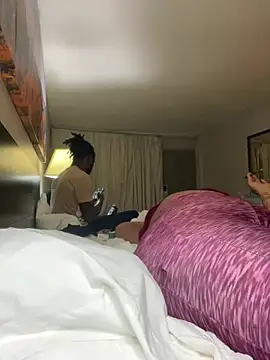 juicybooty cherri2 online show from January 14, 6:45 am