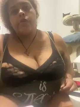 juicybooty cherri2 online show from January 19, 6:42 am