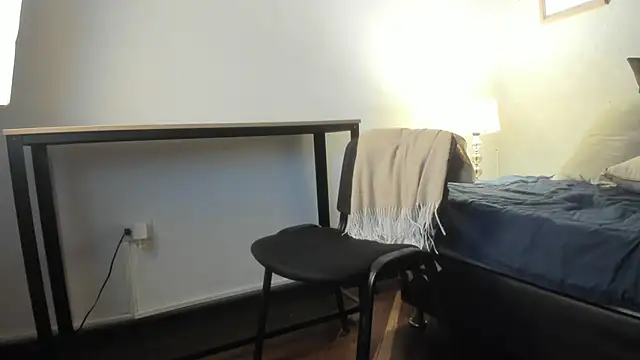 Snapshot of Caroline_dh chatting on February 9, 10:41 am Caroline dh online show from February 9, 10:41 am