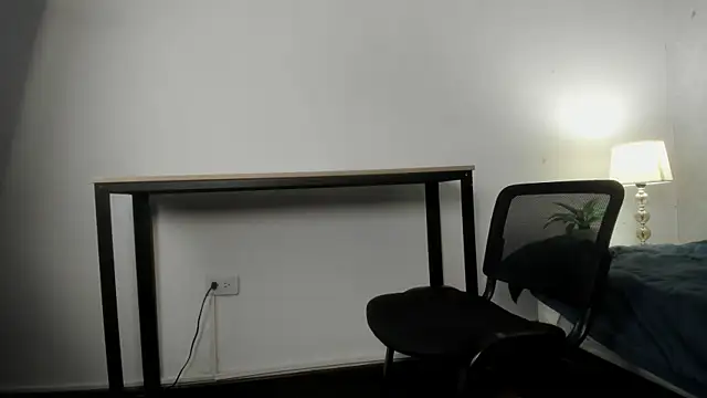 Snapshot of Caroline_dh chatting on February 16, 10:55 am Caroline dh online show from February 16, 10:55 am