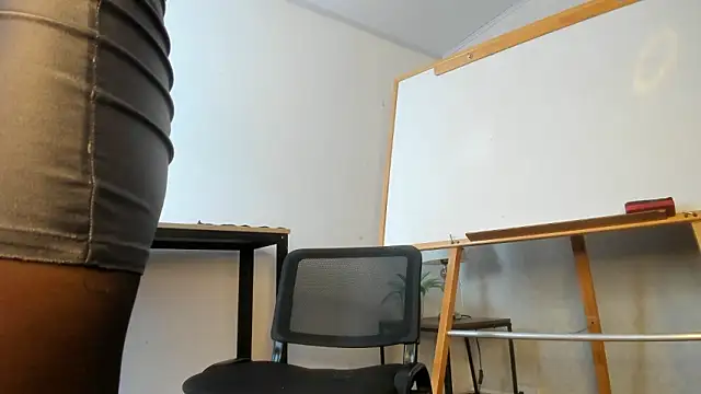 Snapshot of Caroline_dh chatting on March 9, 10:30 am Caroline dh online show from March 9, 10:30 am