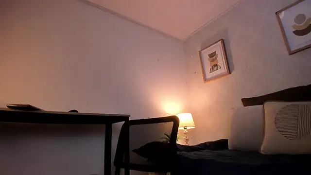 Snapshot of Caroline_dh chatting on March 11, 11:38 am Caroline dh online show from March 11, 11:38 am